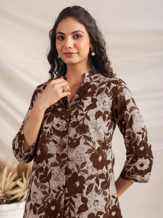 महिलाओं के लिए भूरे रंग का फ्लोरल प्रिंटेड कॉटन को-ऑर्ड सेट | स्ट्रेट फिट ट्यूनिक और पैंट | कैज़ुअल और ऑफिस वेयर सेट