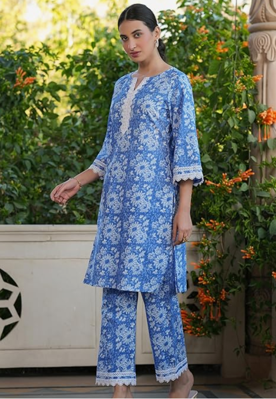 महिलाओं के लिए नीले रंग का फ्लोरल प्रिंटेड प्योर कॉटन स्ट्रेट फिट को-ऑर्ड सेट 